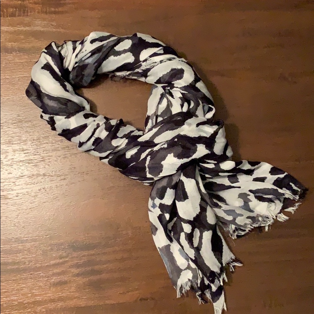 Animal print scarf!
